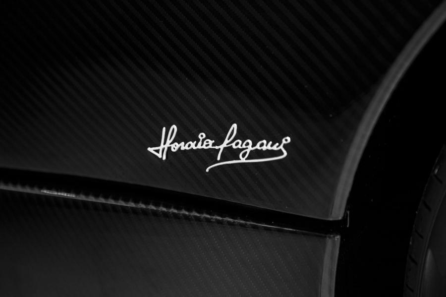 Детали экстерьера Pagani Huayra Roadster 2017 года  (фото 17 из 25)
